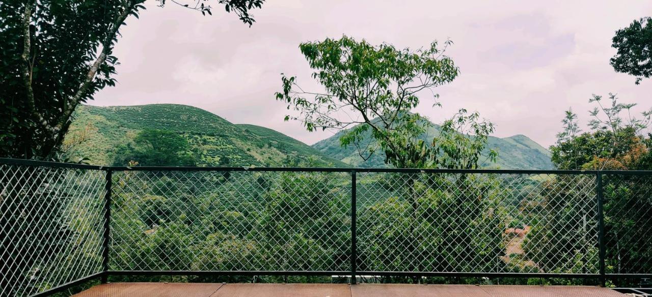 Holiday Vagamon Luaran gambar
